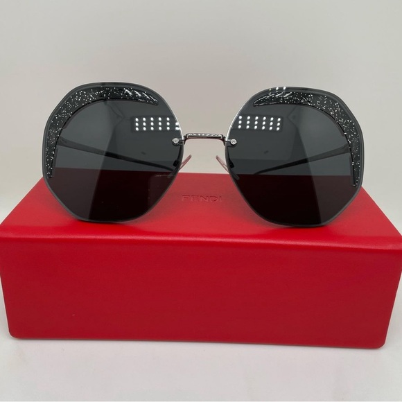 FENDI SUNGLASSES BRAND NEW AUTHENTIC - Picture 1 of 4